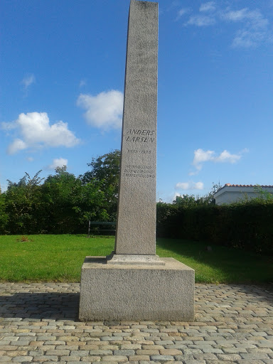 Anders Larsen Monument