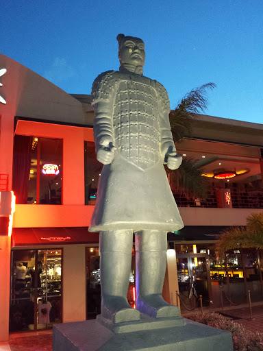 Estatua Asia 2