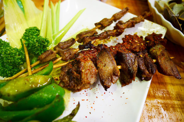 隨便烤都好吃 黑白烤 炭火燒烤料理