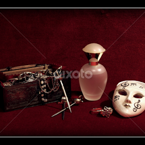 Golden by Katarina Jonjic - Artistic Objects Still Life