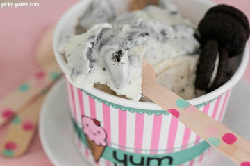 Homemade Cookies and Cream Magic Shell