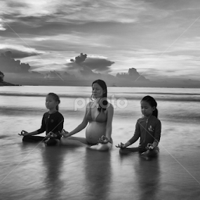 Tranquility by Michael Pua - People Maternity