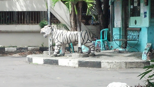 Patung Macan Dharmahusada