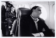 Wim Kok en Felix Rottenberg vliegen over Nederland om diverse 1 mei-bijeenkomsten te kunnen bezoeken