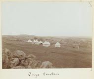 Tenten van het reisgezelschap bij een dorp, aangeduid als Bet Aras in Syrië (mogelijk Bayt Ras)