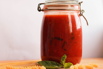 Easy Homemade Tomato Sauce