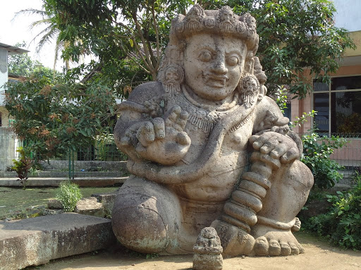 Buto Drawapala Statue