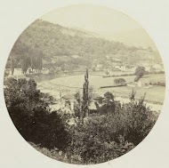 Gezicht op Tintern Parva met de Wye