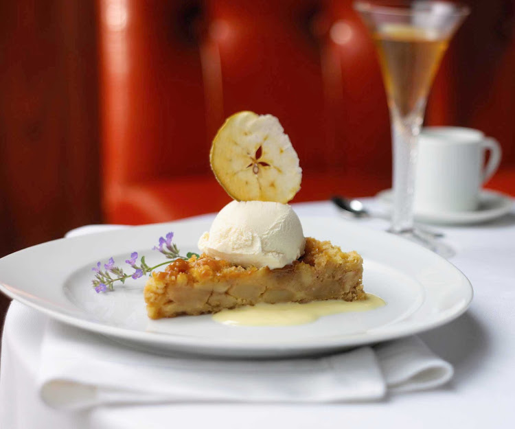 Caramel apple pie à la mode, a worthy dessert to top off your day on a Royal Caribbean sailing. 