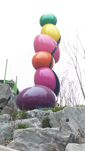 Rainbow Style Sculpture