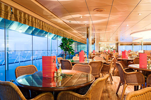 MSC-Lirica-Le-Bistrot-Cafeteria - MSC Lirica's Le Bistrot Cafeteria offers easy dining for passengers, whether for a buffet breakfast or light lunch.