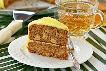 Banana Pineapple Cake with Pineapple Frosting