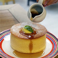 Uzna Omom 杏桃鬆餅屋