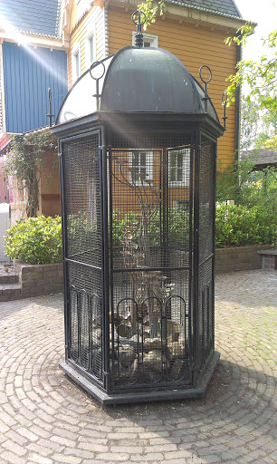 Bobbejaanland Bird Cage