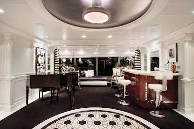 The foyer of the Owners Suite aboard Oceania Riviera was designed with a sense of glamour and style.
