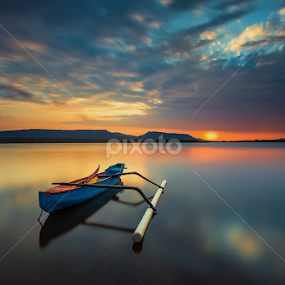 Sunrise warm and blue jukung by Gus Mang Ming - Landscapes Sunsets & Sunrises