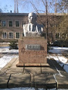 Monument Lenin