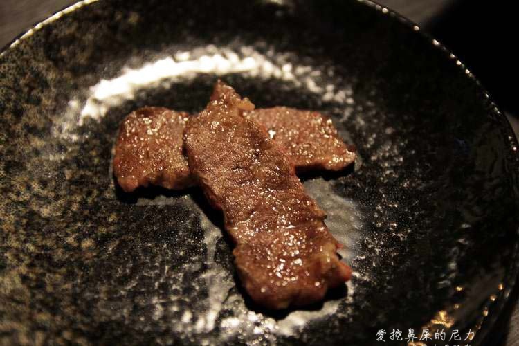 高雄鼓山。AKIRA晃極品炭火燒肉，享用紅酒、和牛