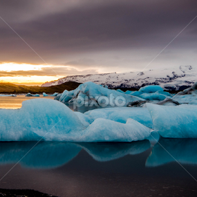 Jökulsárlón Reflections by Craig Fraser - Landscapes Waterscapes