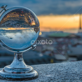 An artist has no home in Europe except in Paris. F.N. by Iosif Miclaus - Artistic Objects Glass