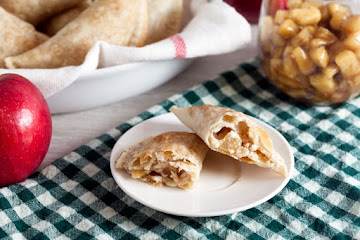 Baked Apple Cheesecake Empanadas