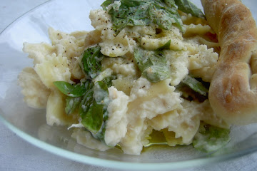 Creamy Cauliflower Sauce with Pasta