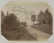 Gezicht op Hotel Paradis te Cannes