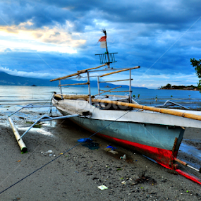 sampan  by Dedik Dwi Nugroho - Transportation Boats
