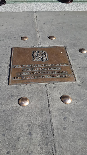Homenaje Del Pueblo De Guatemala A Sus Heroes Historicos