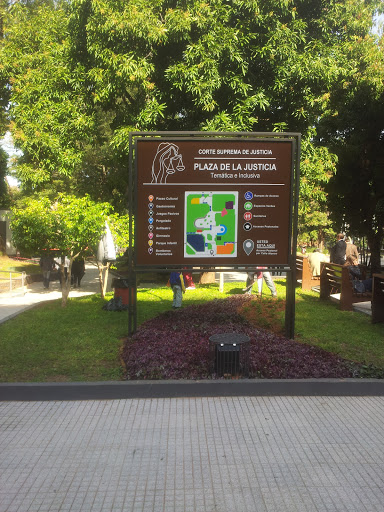 Plaza Del Palacio De Justicia De Asuncion