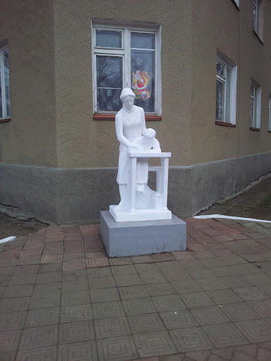 Памятник Певой Учительнице