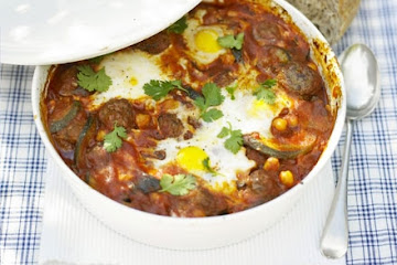Moroccan meatballs with eggs