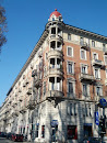 Palazzo Con Torretta