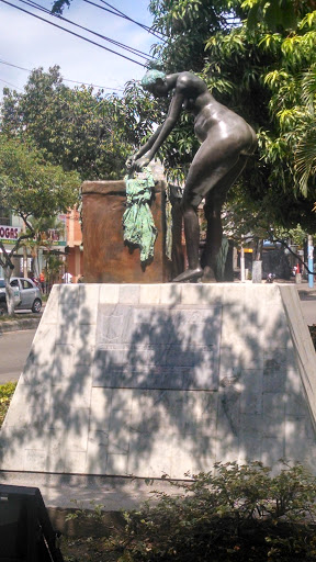 Monumento A La Lavandera