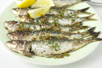 Sardines with crisp paprika crumbs