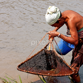 Women with a strong character are always beautiful by Ratnajit Choudhury - People Street & Candids