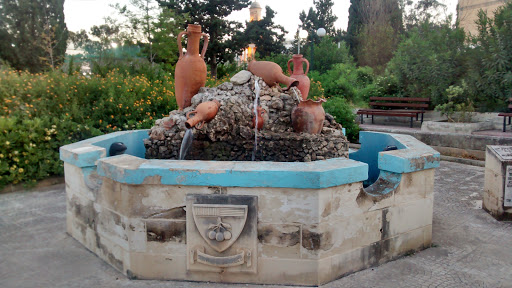 Fountain Lia