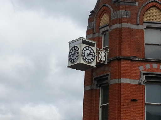 Old Clock Baggott St.