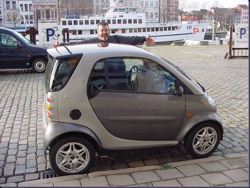 041_Antwerp - Small Car Big Man