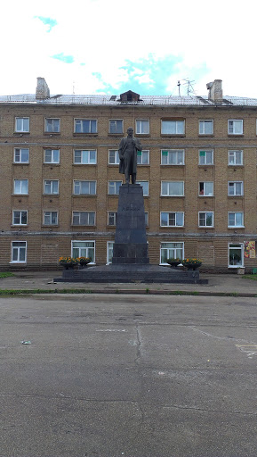 Ленин (Первомайская площадь)