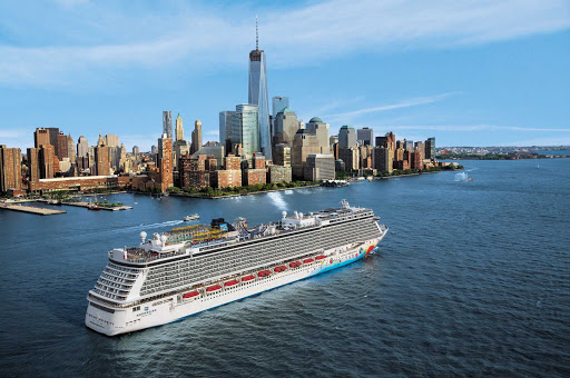 Norwegian-Breakaway-New-York - Norwegian Breakaway sails out of New York Harbor to her next destination.