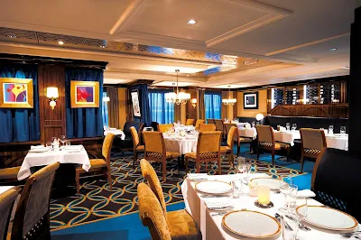 When you have a penchant for French cuisine, head to Norwegian Epic's Le Bistro. 
