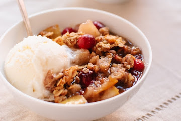 Gluten-Free Pear Cranberry Crisp