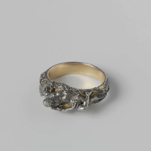 Ring with a reclining Vulcan, anonymous, c. 1540 - c. 1560 - Rijksmuseum