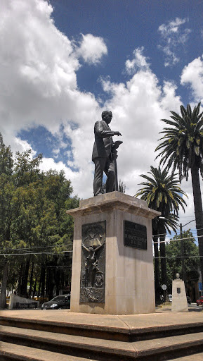 Monumento Francisco González De La Vega