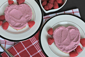 Raspberry Vegan Raw Cheesecake Tarts