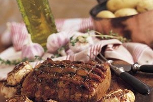 Roasted Veal with Whole Garlic (Roti di Veau a l'Ail)