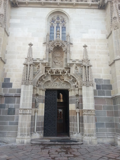 Hlavny Vchod-Dom Svätej Alžbety