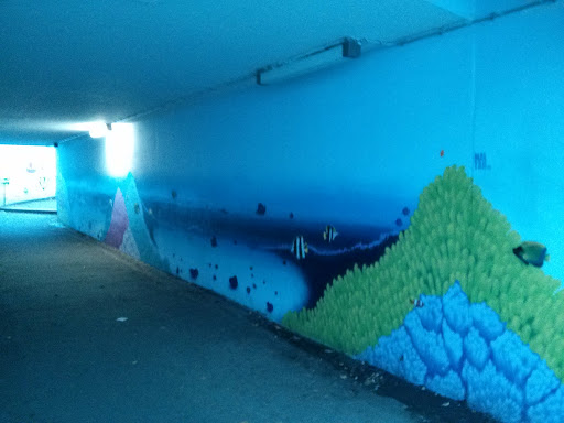 Aquarium im Tunnel