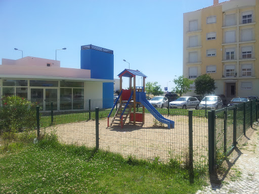 Parque Infantil Do Bairro Do Moinho